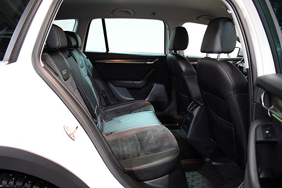 Skoda Octavia Scout 22 of 26