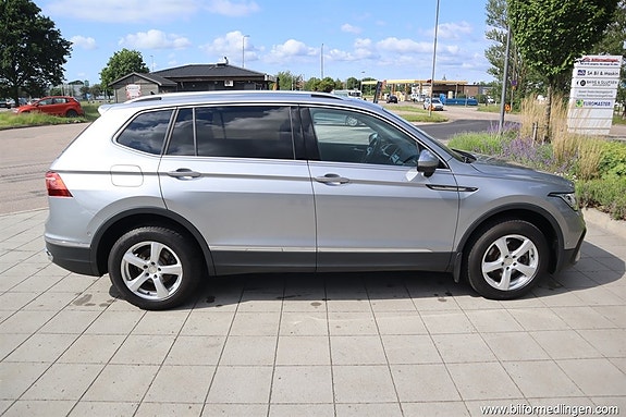 Volkswagen Tiguan Allspace 17 of 26