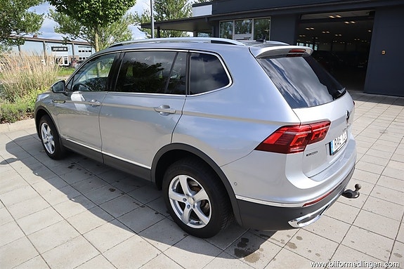 Volkswagen Tiguan Allspace 3 of 5