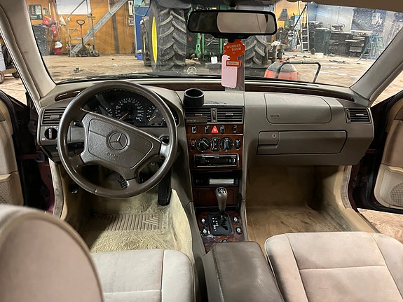 Mercedes-Benz C180 5 of 5