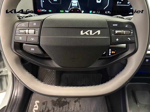 Kia EV4 11 of 18
