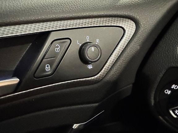 Volkswagen Golf Alltrack 27 of 29