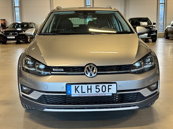 Volkswagen Golf Alltrack 3 of 5
