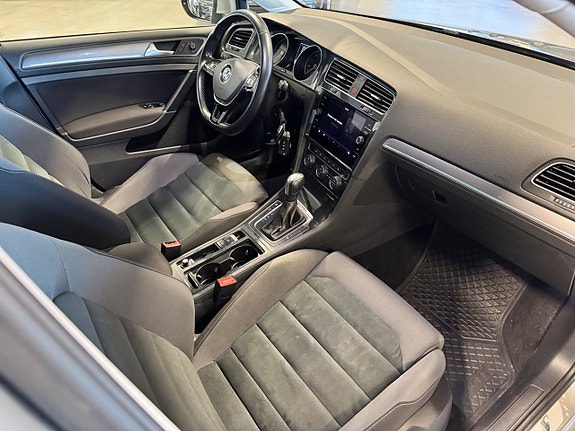 Volkswagen Golf Alltrack 10 of 29