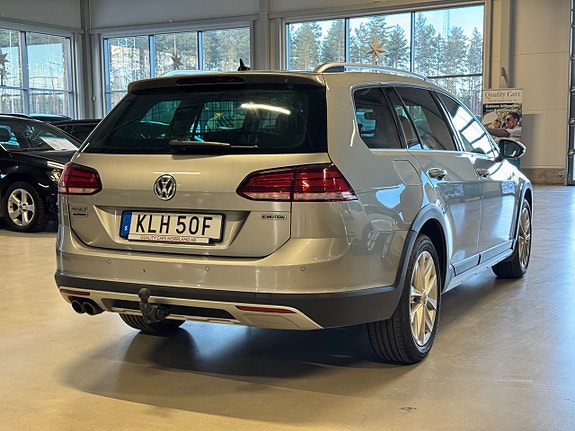 Volkswagen Golf Alltrack 4 of 5