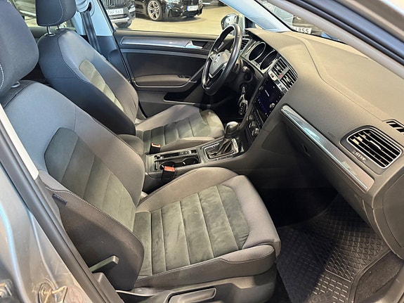 Volkswagen Golf Alltrack 11 of 29