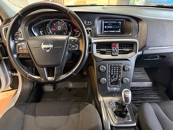 Volvo V40 16 of 26