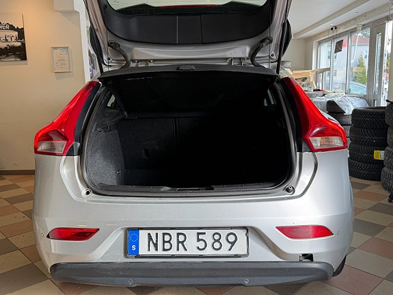 Volvo V40 9 of 26