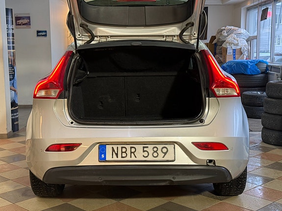 Volvo V40 9 of 26