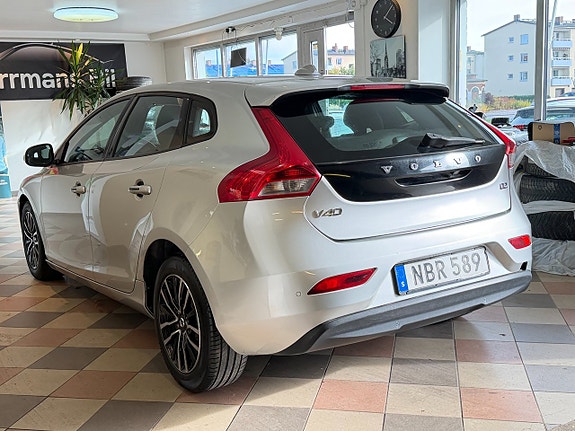 Volvo V40 8 of 26