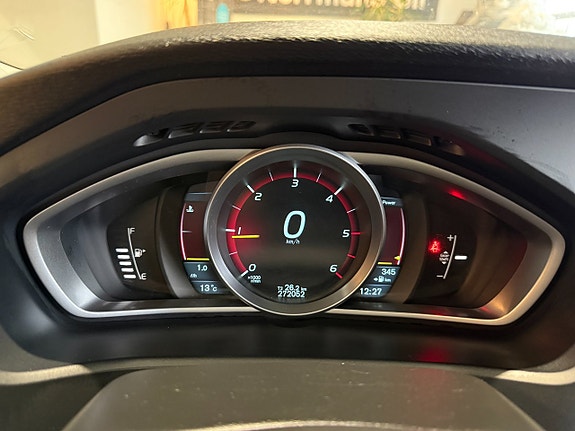 Volvo V40 19 of 26