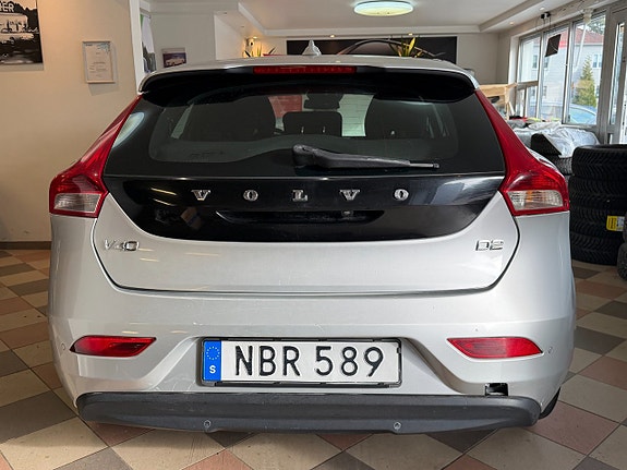 Volvo V40 7 of 26