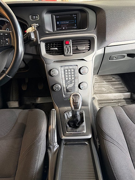 Volvo V40 19 of 26