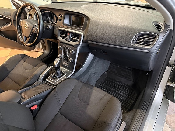 Volvo V40 14 of 26