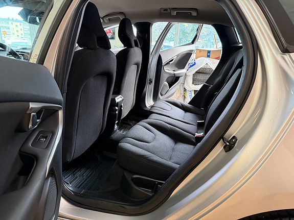 Volvo V40 21 of 26