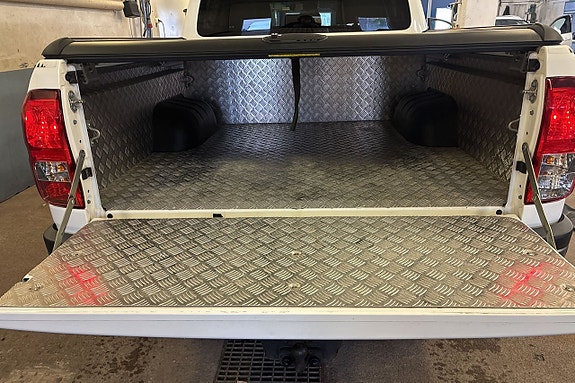Toyota HiLux 8 of 18
