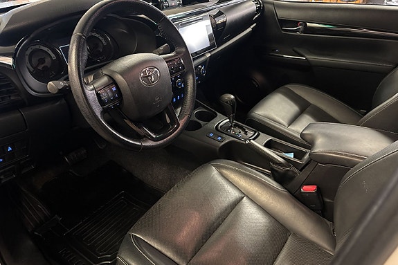 Toyota HiLux 9 of 18