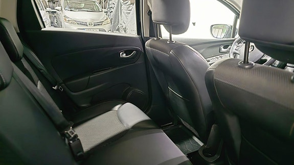 Renault Clio 14 of 27