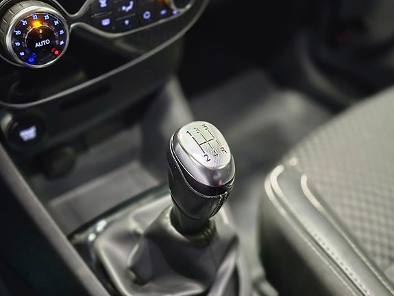 Renault Clio 16 of 27