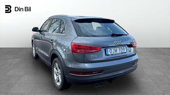 Audi Q3 3 of 5