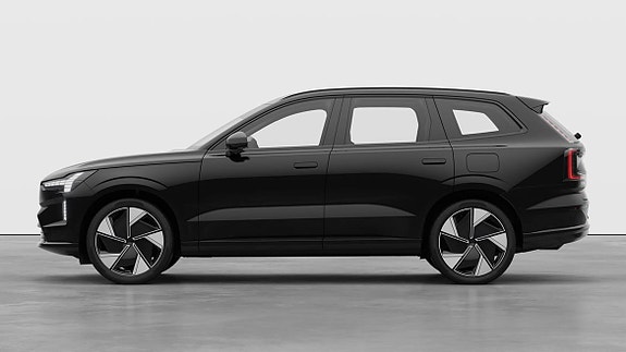 Volvo EX90 2 of 6