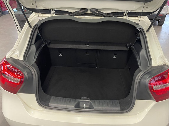 Mercedes-Benz A180 10 of 12