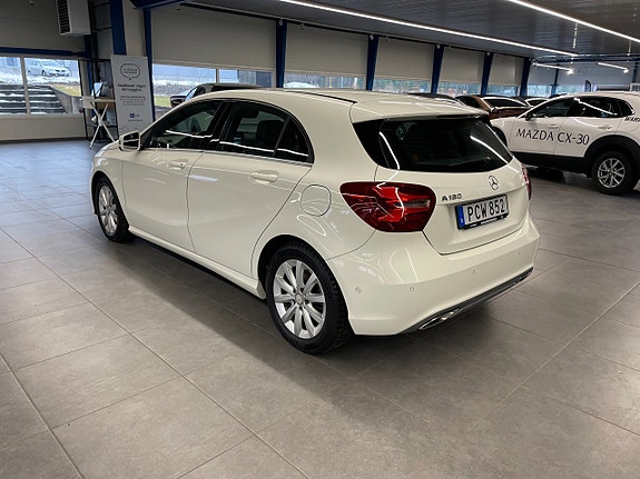 Mercedes-Benz A180 3 of 5