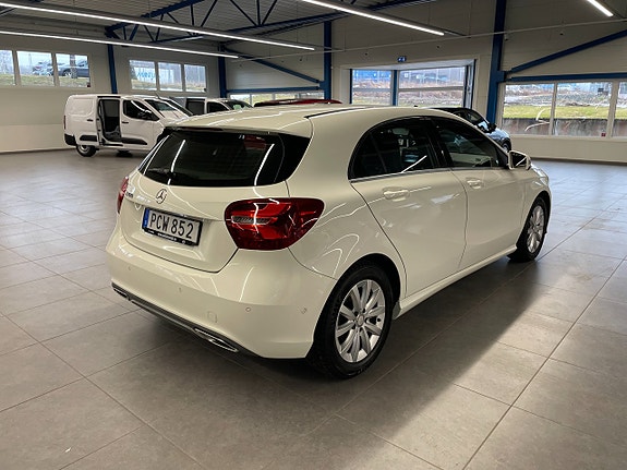 Mercedes-Benz A180 4 of 5