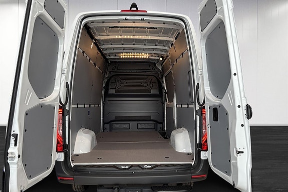 Mercedes-Benz eSprinter 314 12 of 12