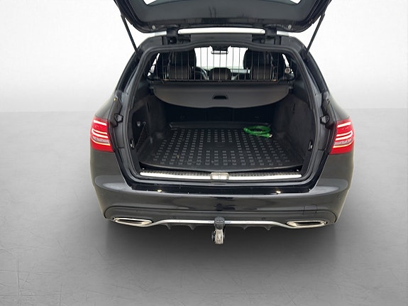 Mercedes-Benz C200 9 of 28