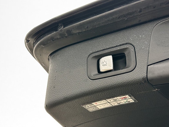 Mercedes-Benz C200 10 of 28