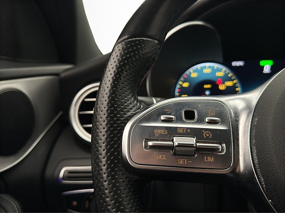 Mercedes-Benz C200 17 of 28