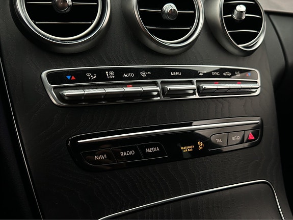 Mercedes-Benz C200 27 of 28