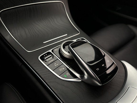 Mercedes-Benz C200 26 of 28