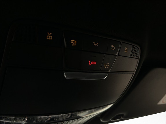 Mercedes-Benz C200 28 of 28
