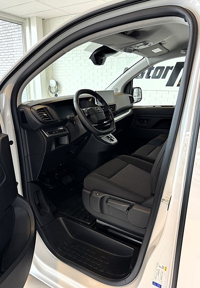 Opel Vivaro-e 9 of 10