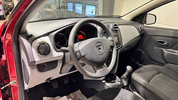 Dacia Sandero 6 of 13