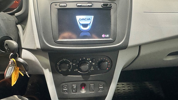 Dacia Sandero 8 of 13