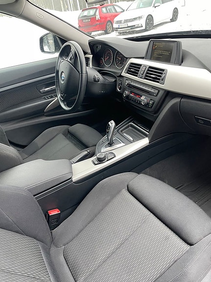 BMW 320 16 of 19