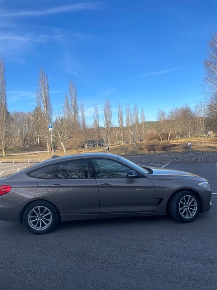 BMW 320 14 of 19