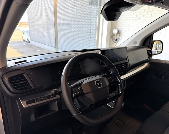 Opel Vivaro-e 12 of 12