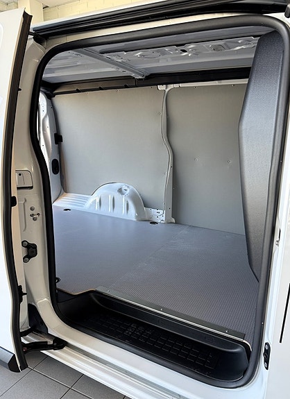 Opel Vivaro-e 8 of 12