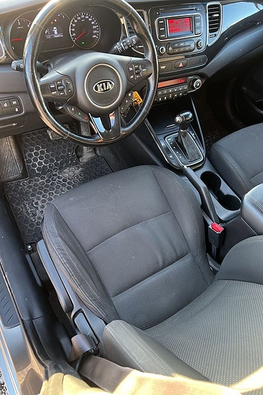 Kia Carens 13 of 18