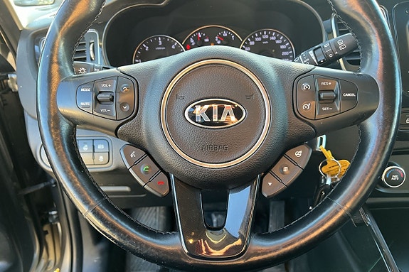 Kia Carens 9 of 18