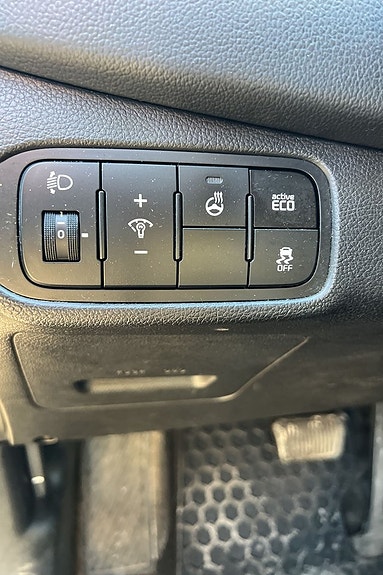 Kia Carens 8 of 18