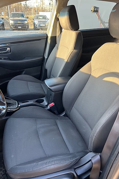 Kia Carens 14 of 18