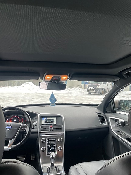 Volvo XC60 18 of 21