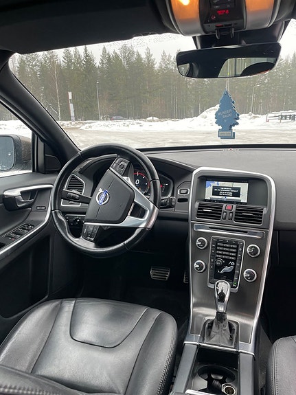 Volvo XC60 15 of 21