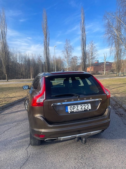 Volvo XC60 11 of 21