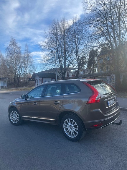 Volvo XC60 9 of 21